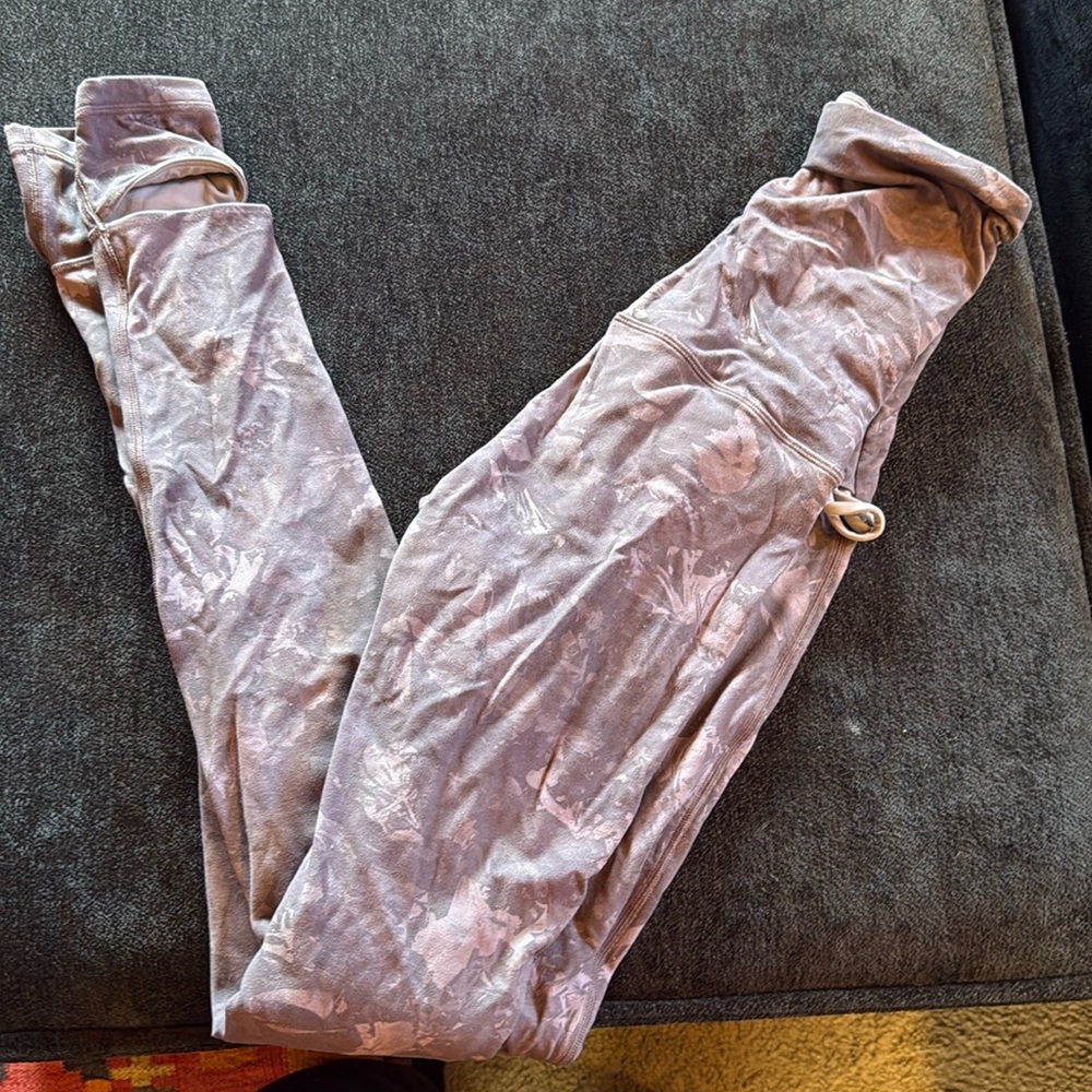 Lululemon yoga pants
